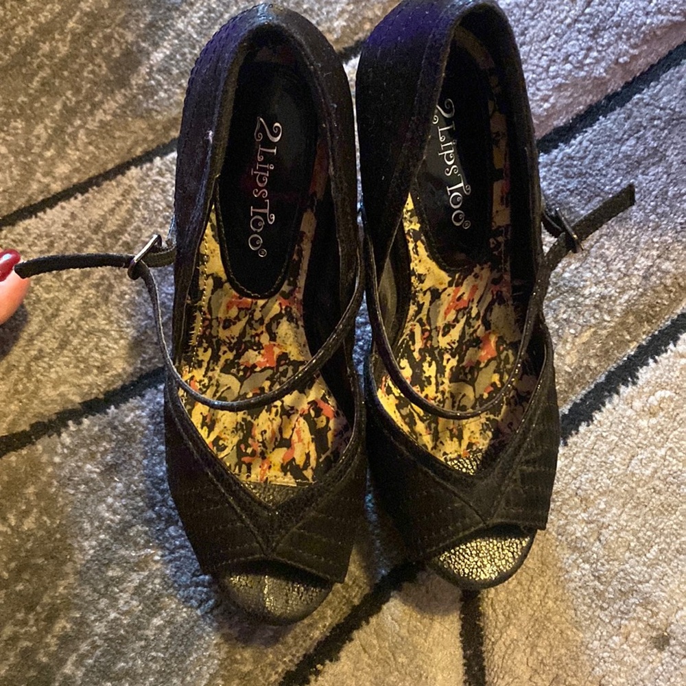 this is very comfortable shoes